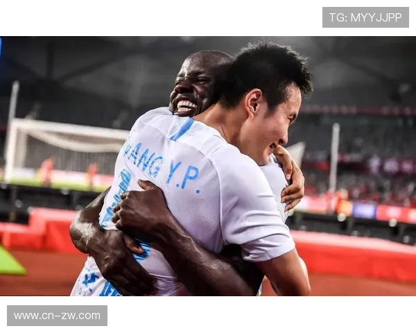 大连鲲城一线队教练组正式亮相